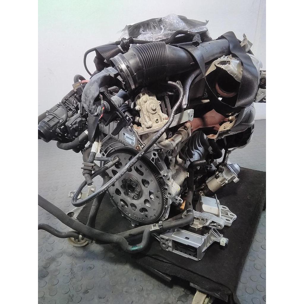 Motor mit Anbauteilen Diesel (Kopie)